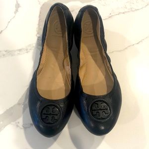 Tory Burch Genuine Leather Black 7.5 Flats! Comfortably Chic!